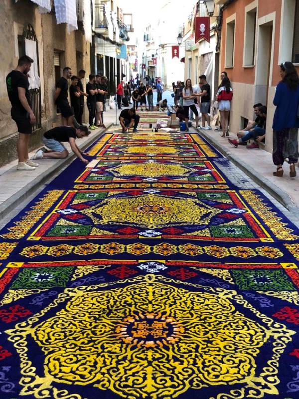 fiesta alfombras de serrin