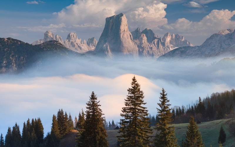 Pico Naranjo de Bulnes