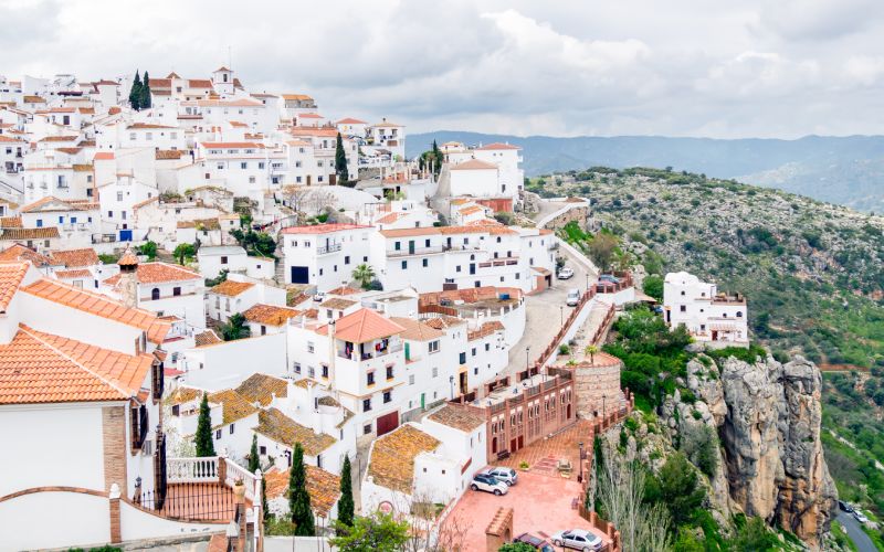 Comares