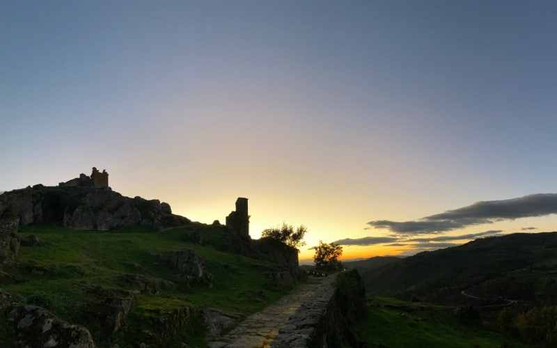 Atardecer junto al castillo de Trevejo