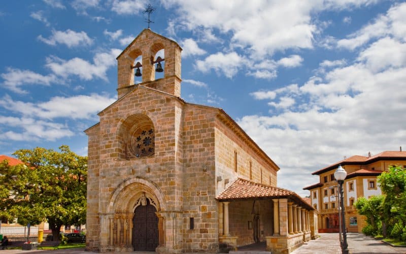 Iglesia de Santa María de la Oliva
