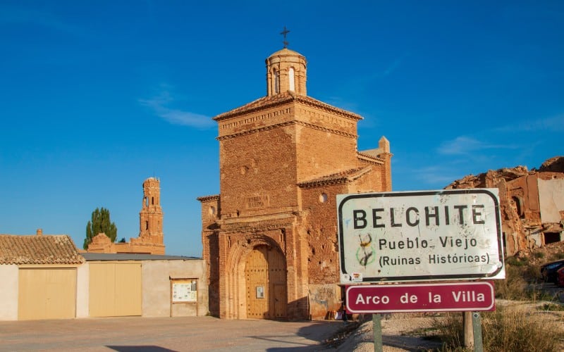 portal de la villa belchite