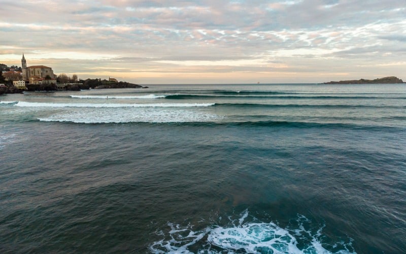 Vista de la isla de Ízaro desde Mundaka