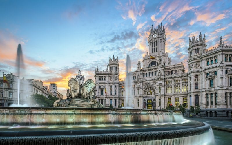 Fuente de Cibeles y el ayuntamiento