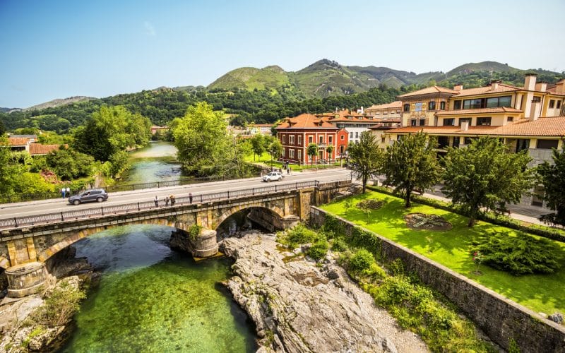 El río Sella en su paso por Cangas de Onís