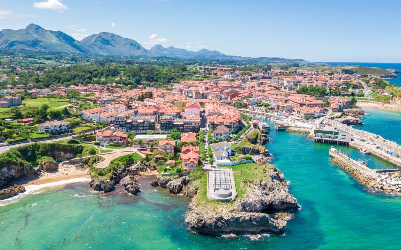 Llanes