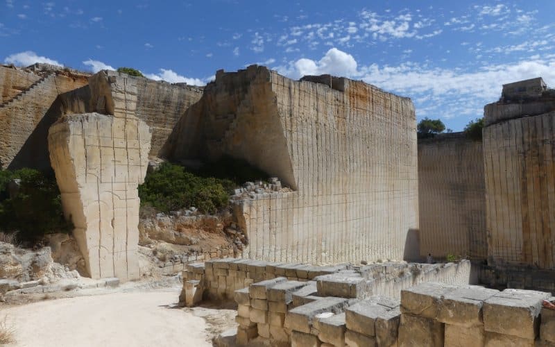 Lithica