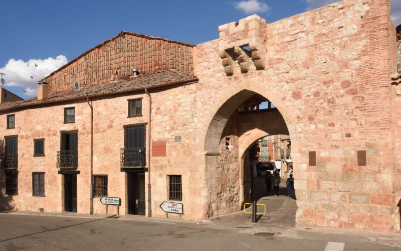 Entrada medieval a la localidad