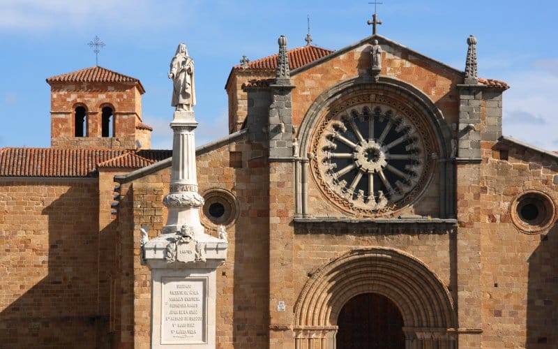 Escultura de Teresa de Jesús en Ávila
