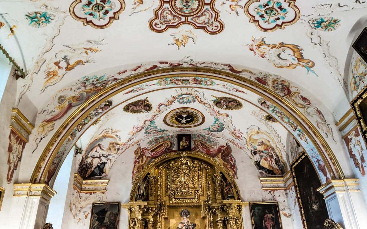 Detalles pictóricos del monasterio de Yuso