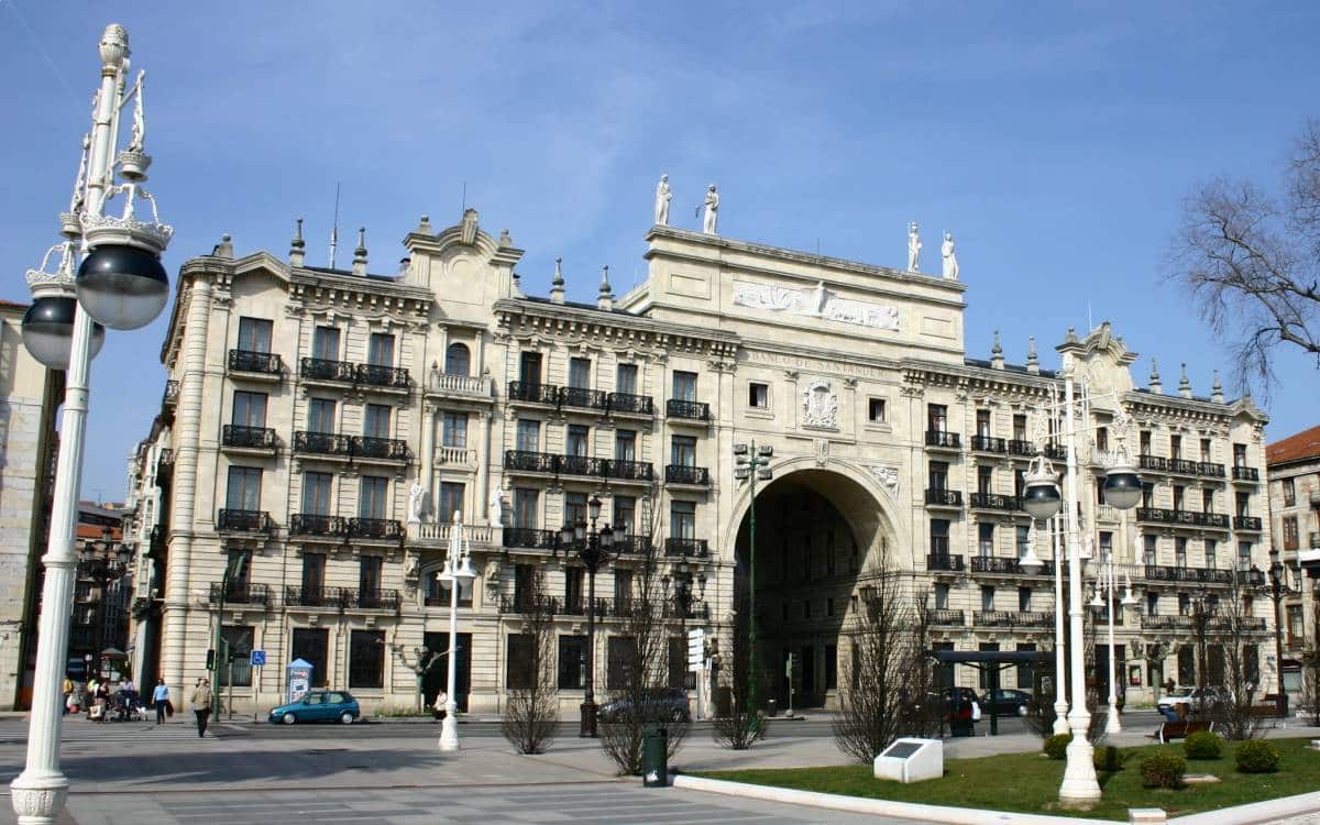 Edificio Pereda, antigua sede del Banco Santander en Santander