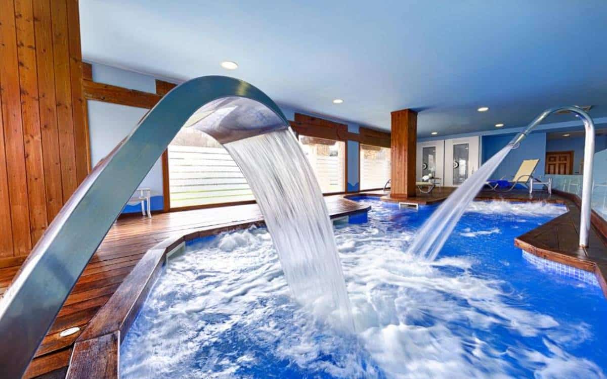 Piscina de chorros cubierta de Peñafiel Las Claras Hotel & Spa