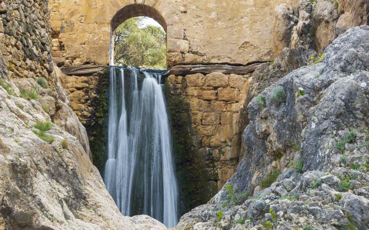 Cascada en Salinas de Oro