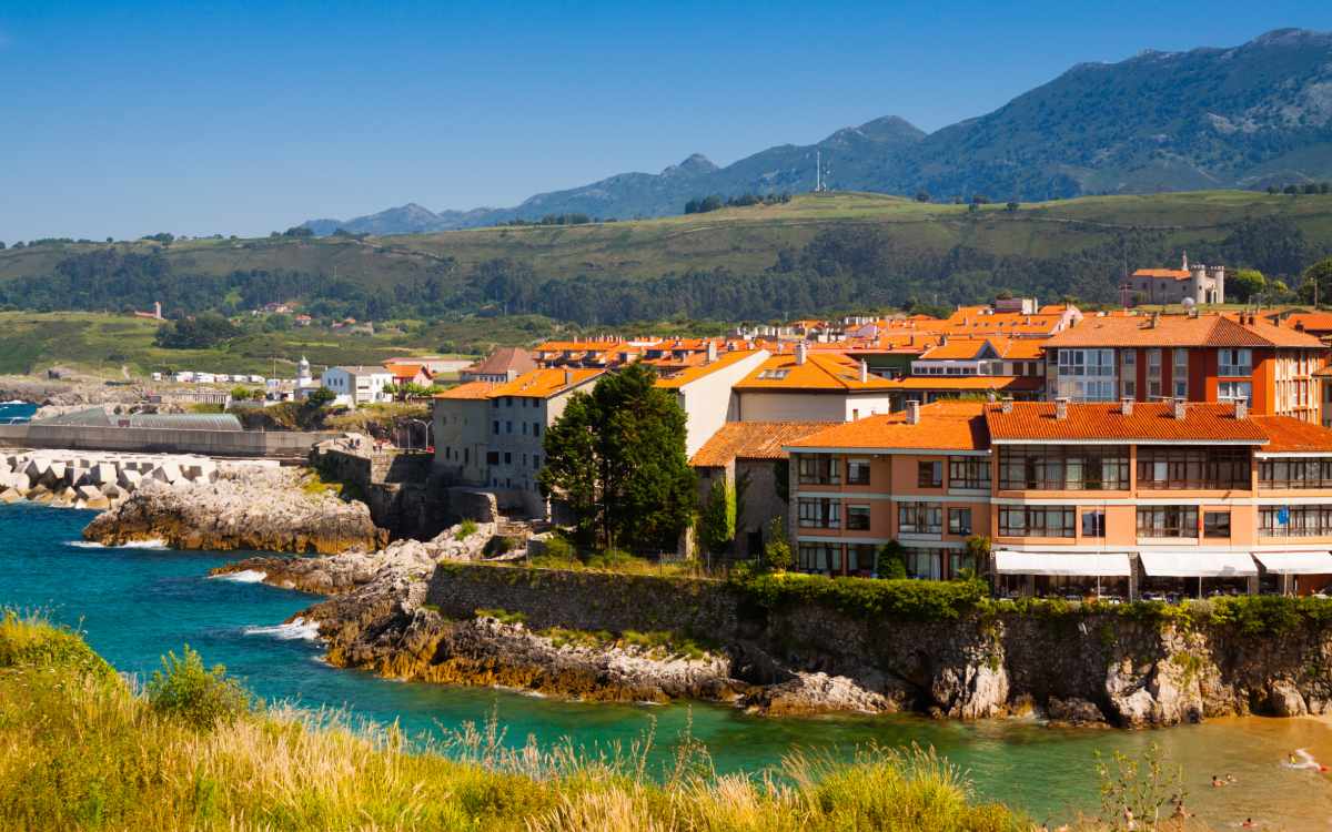 Llanes