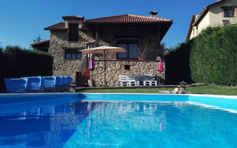 El Balcón de Iria, piscina y casa rural