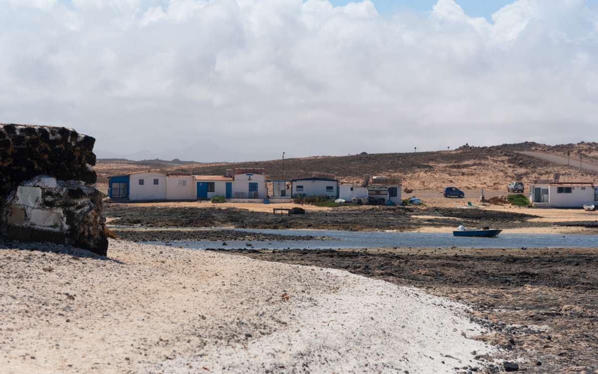 El pueblo de Majanicho desde la 'playa de las palomitas'
