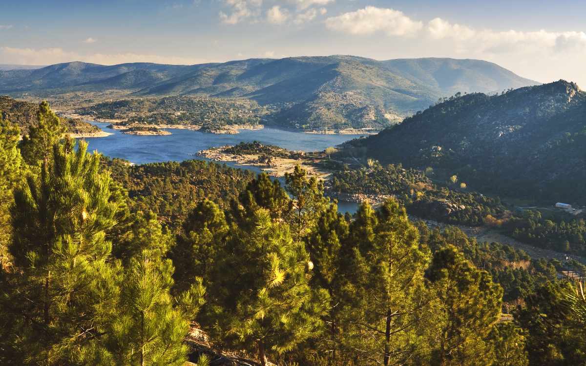 Embalse El Burguillo, Valle de Iruelas.