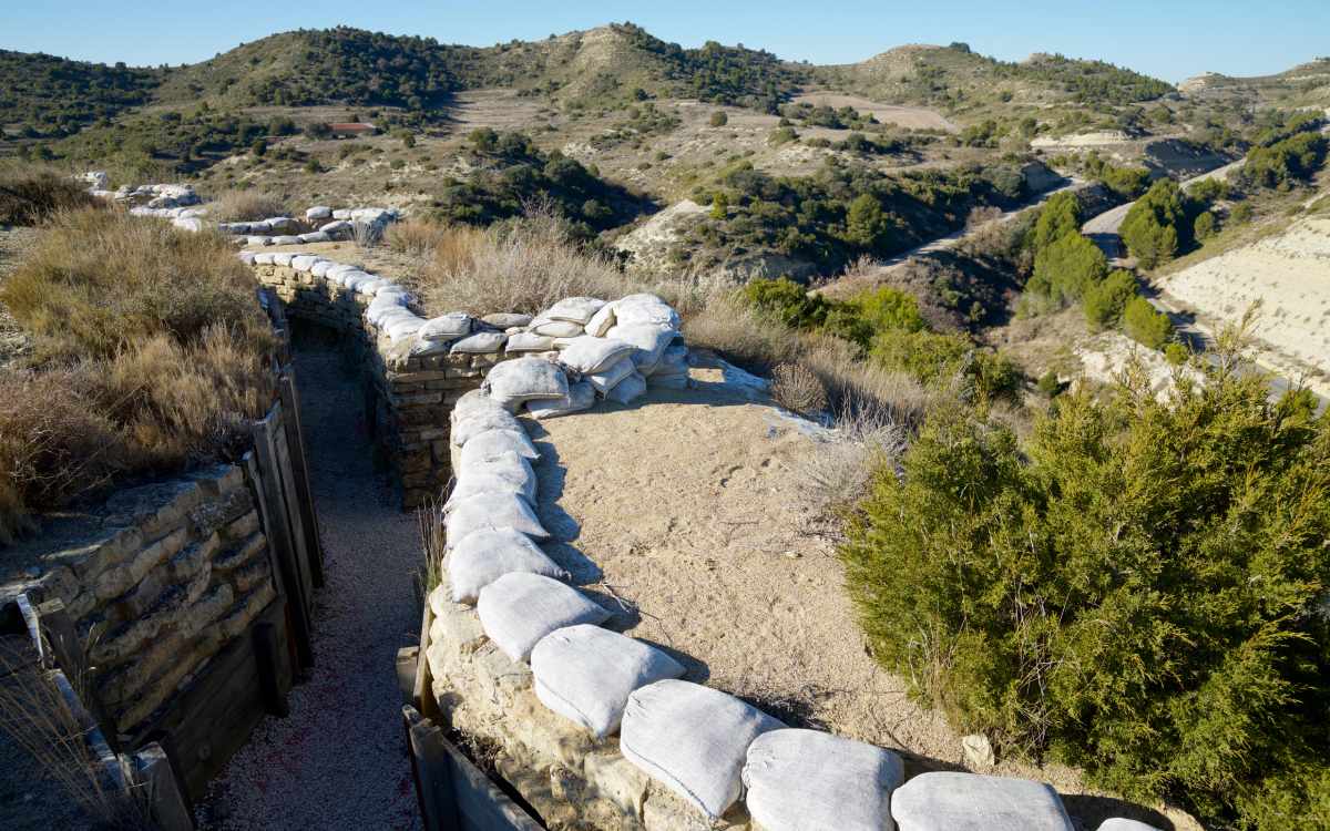 Reconstrucción de trincheras en Alcubierre