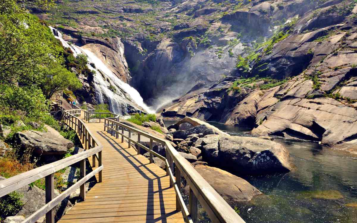 Pasarelas de la cascada