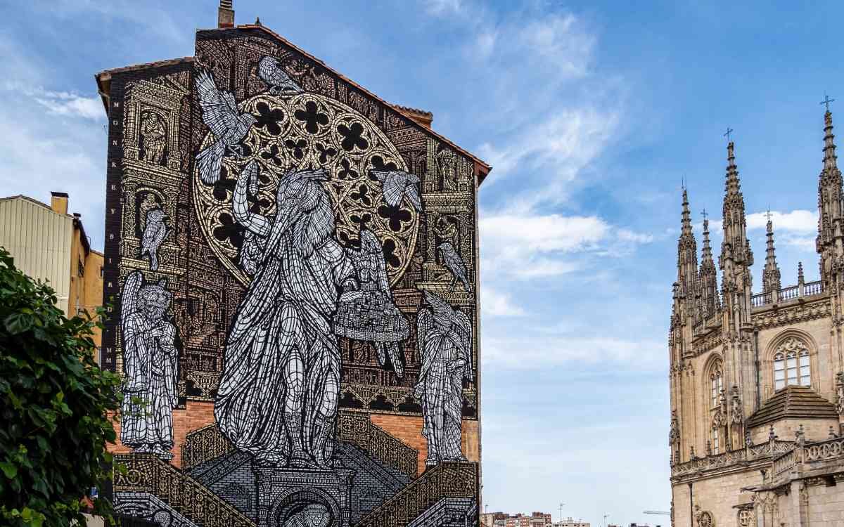 En Burgos encontramos uno de los murales más llamativos