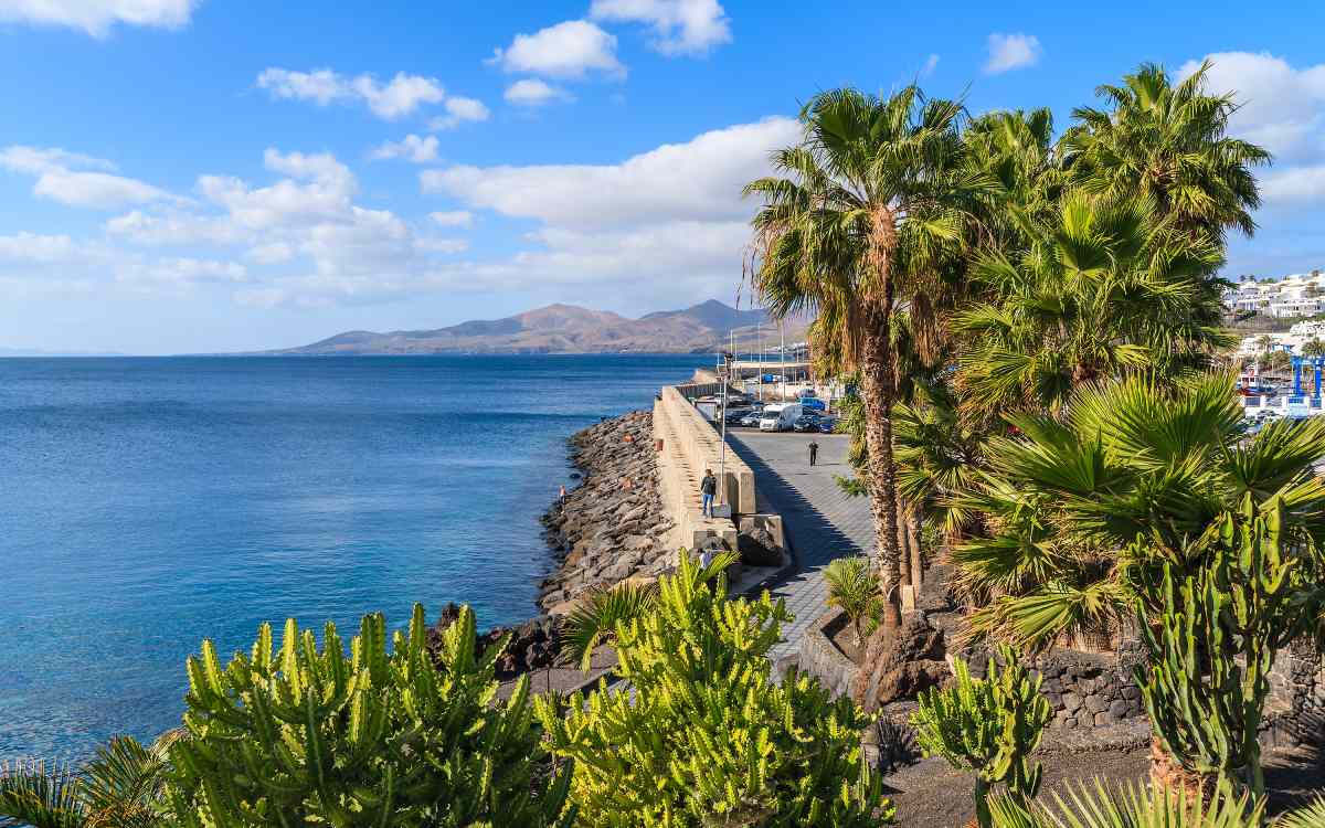 Puerto del Carmen marca el final o el principio del paseo marítimo más largo del mundo