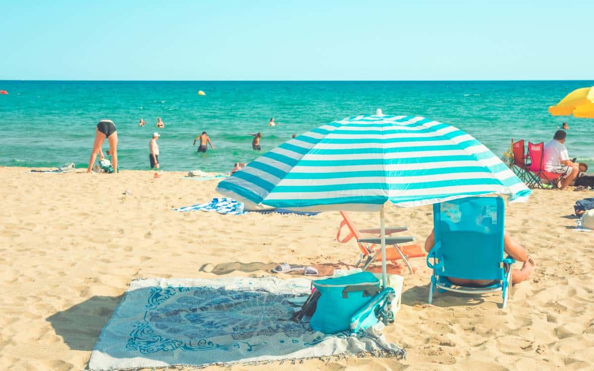 Estos días de calor permiten volver a la playa en otoño
