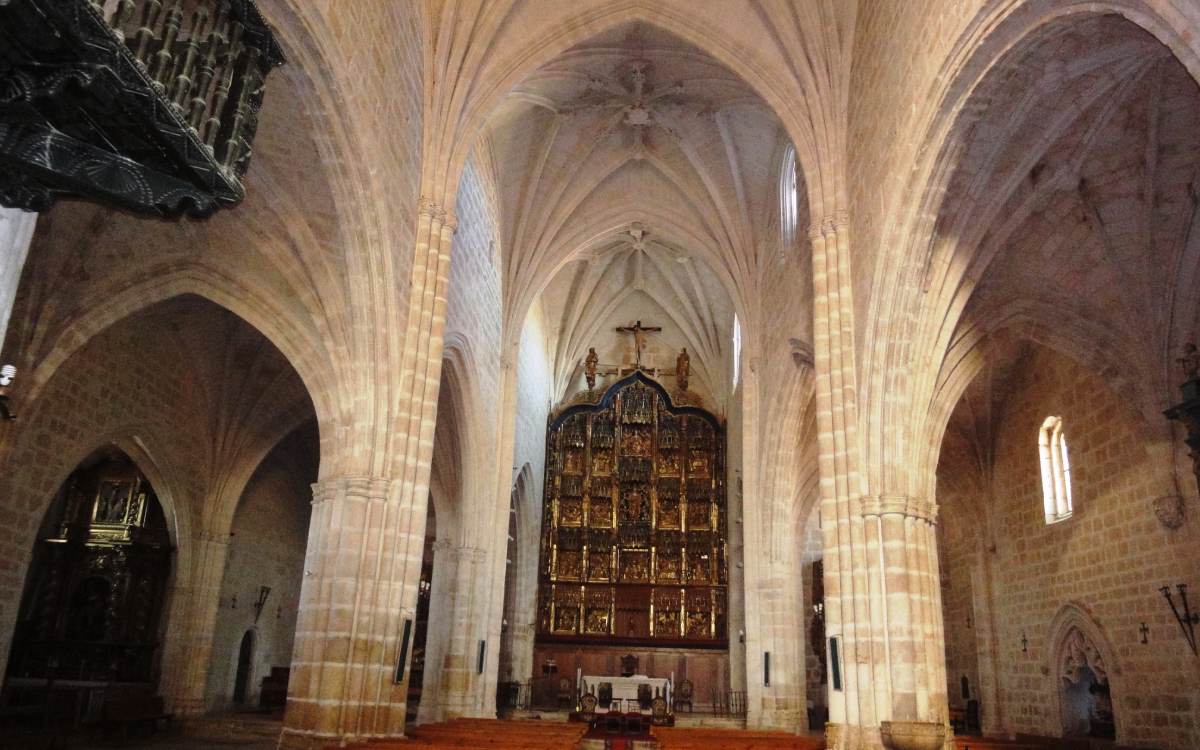 Nave central de la Iglesia de Santa María