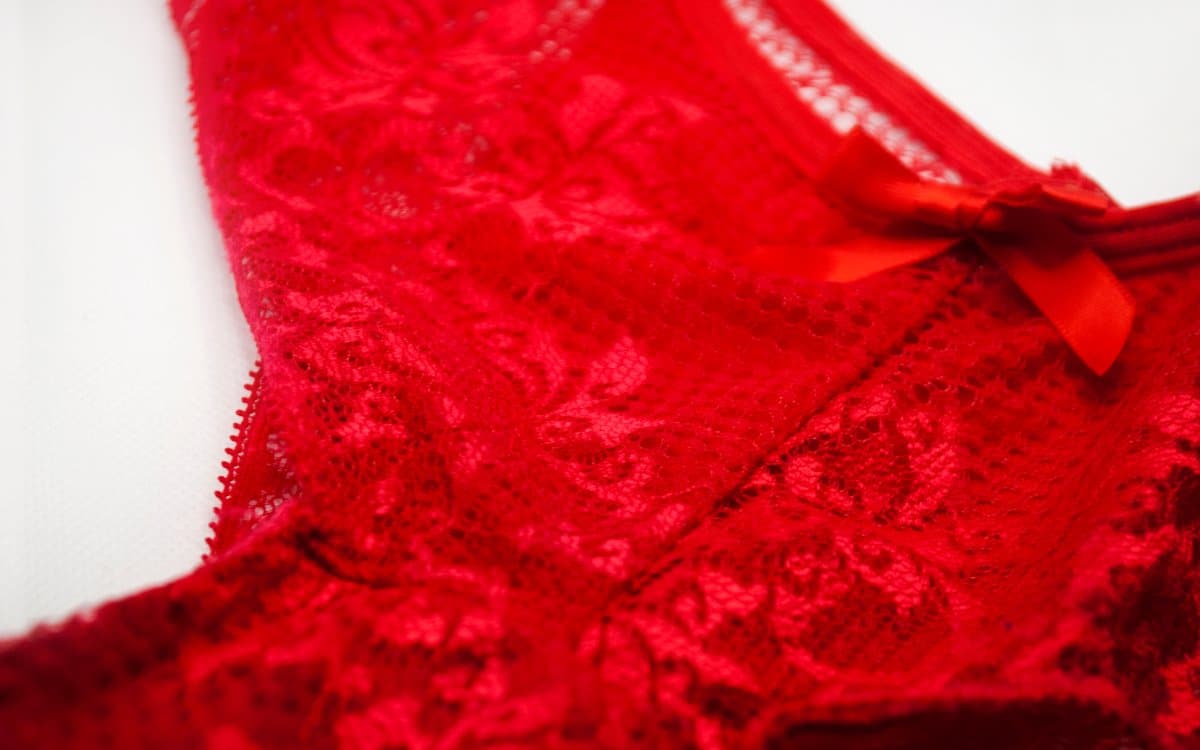 En España, llevar ropa interior roja en Nochevieja atrae a la suerte