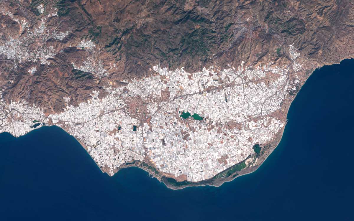 El ‘mar de plástico’ visto desde un satélite