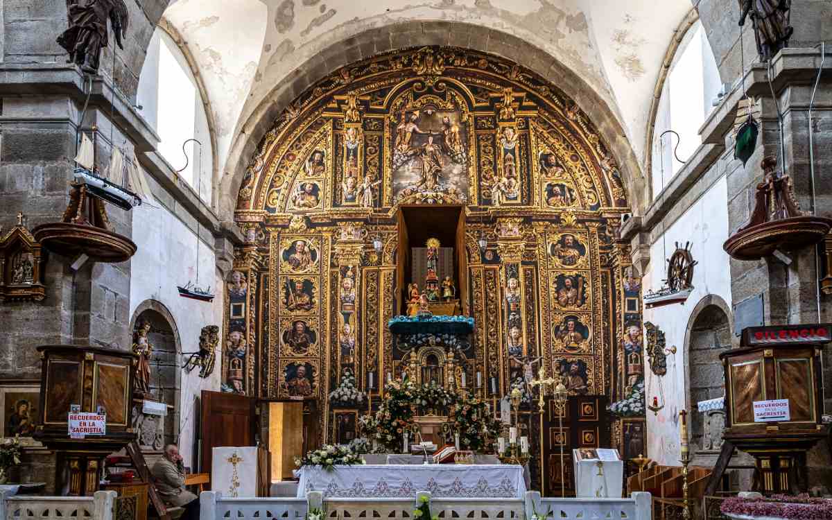 Interior del templo