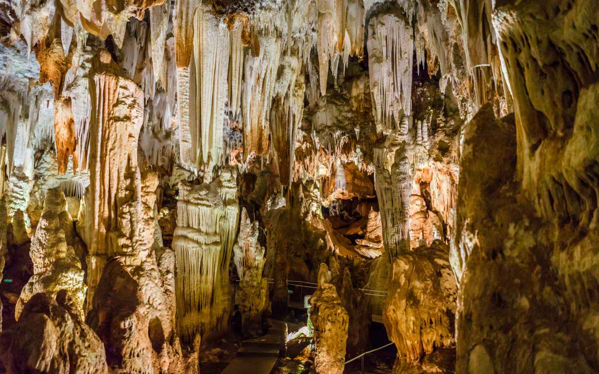 Cuevas del Águila