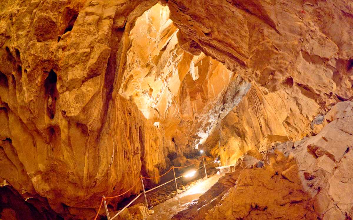 Cueva de las Güixas