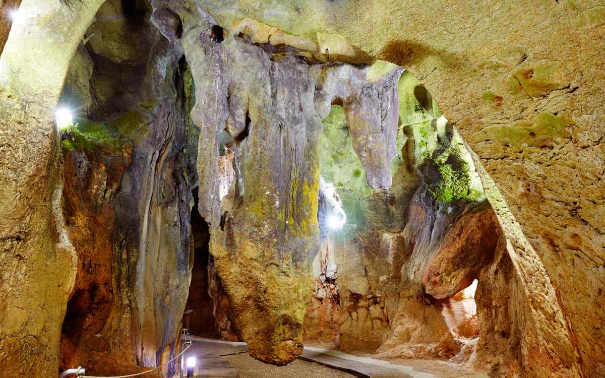 Cueva de las Calaveras