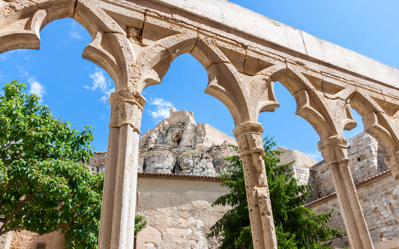 Claustro del Convento de San Francisco en acceso al Castillo de Morella