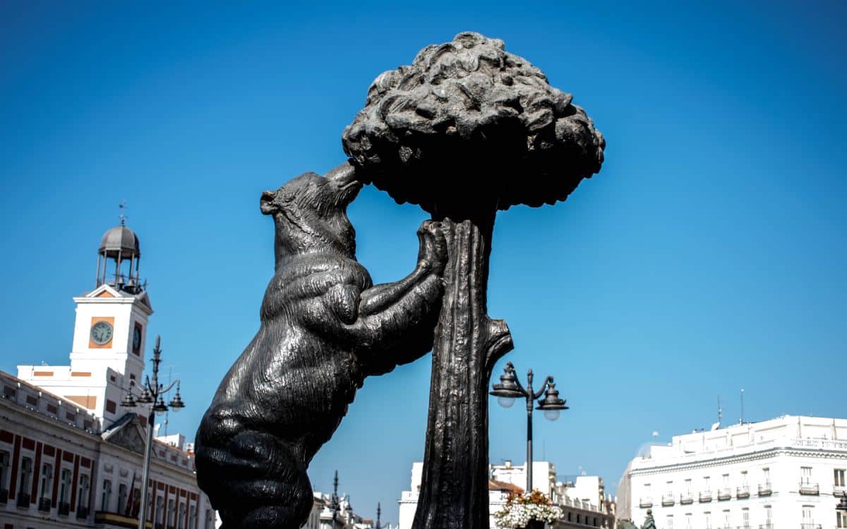 Estatua de El oso y el madroño