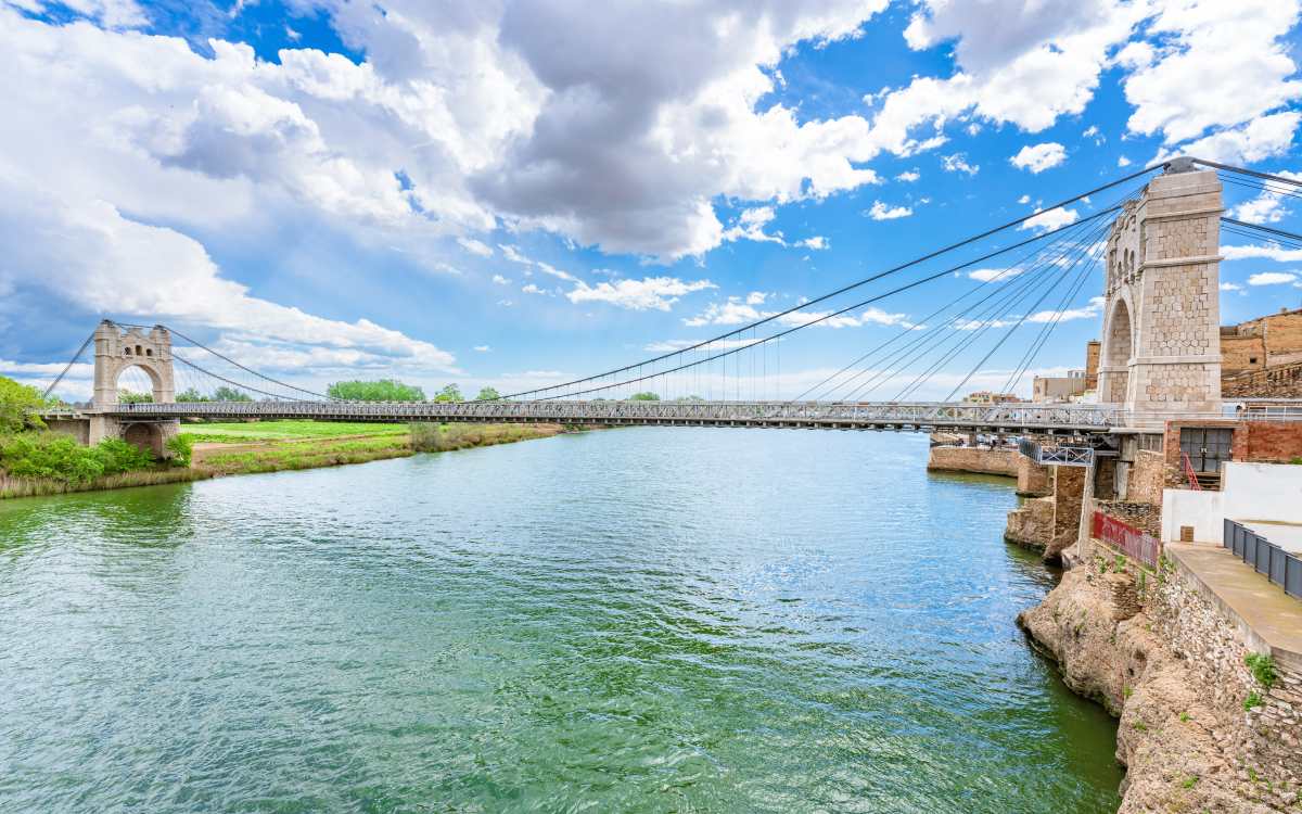 Pont Penjant de Amposta