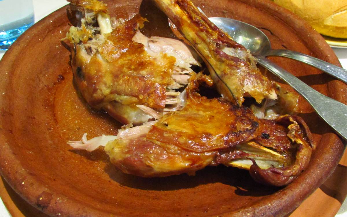 El típico lechazo asado de Aranda de Duero
