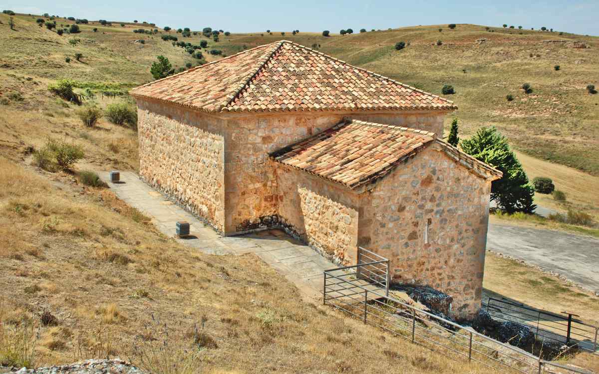 El sencillo exterior de la ermita
