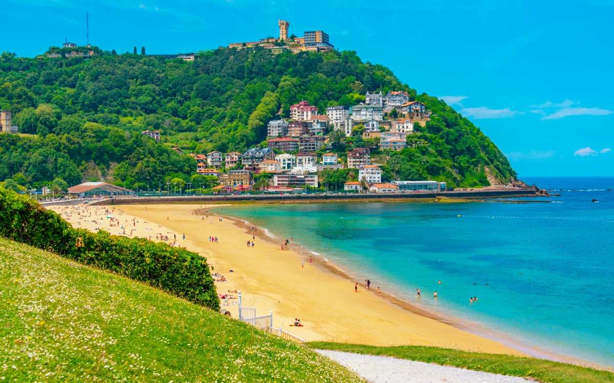 Playa de Ondarreta, cerca de la zona universitaria