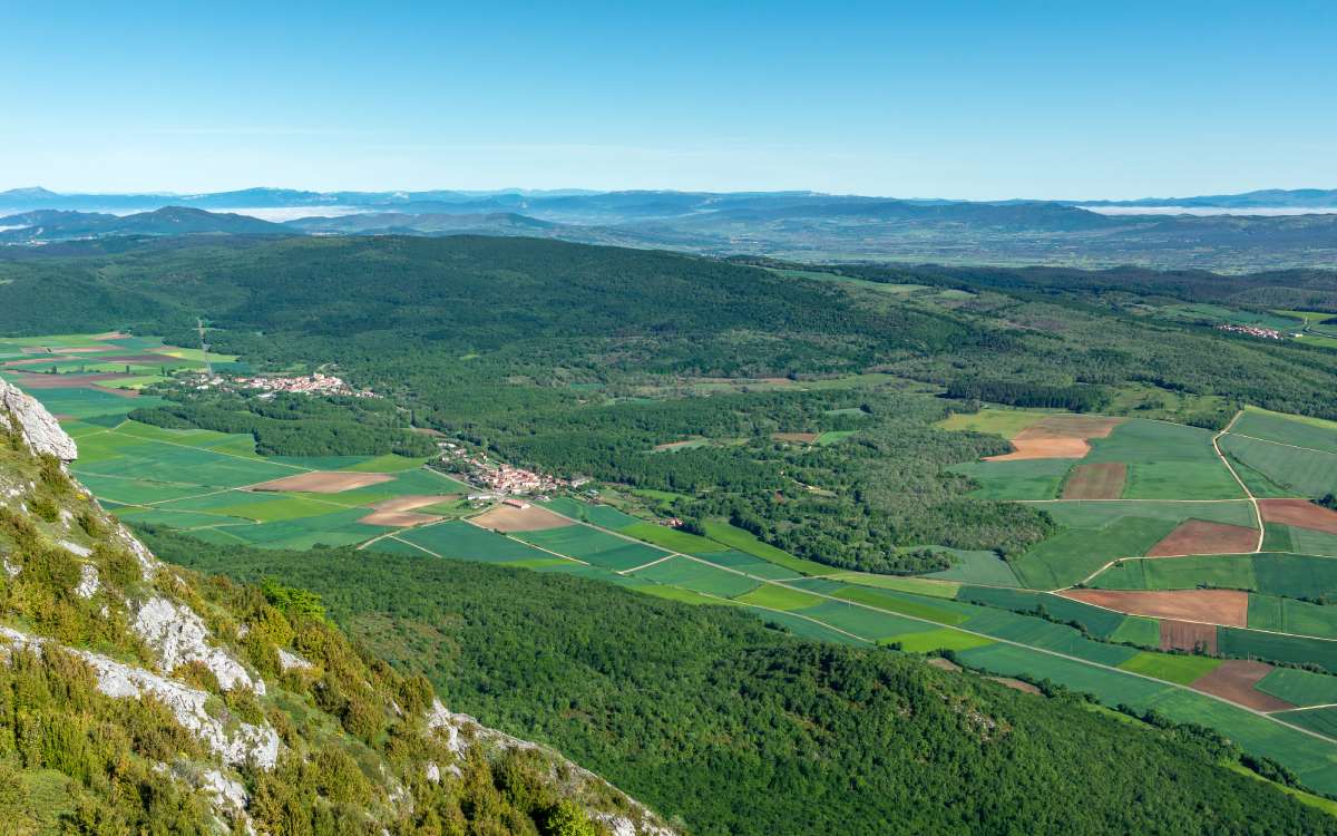 Vistas desde la montaña de San Tirso, Álava.