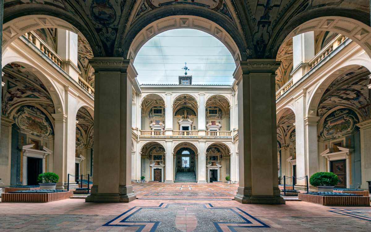 Palacio del Marqués de Santa Cruz.