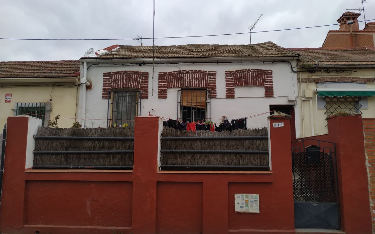 Casa con decoración de estilo neomudéjar popular