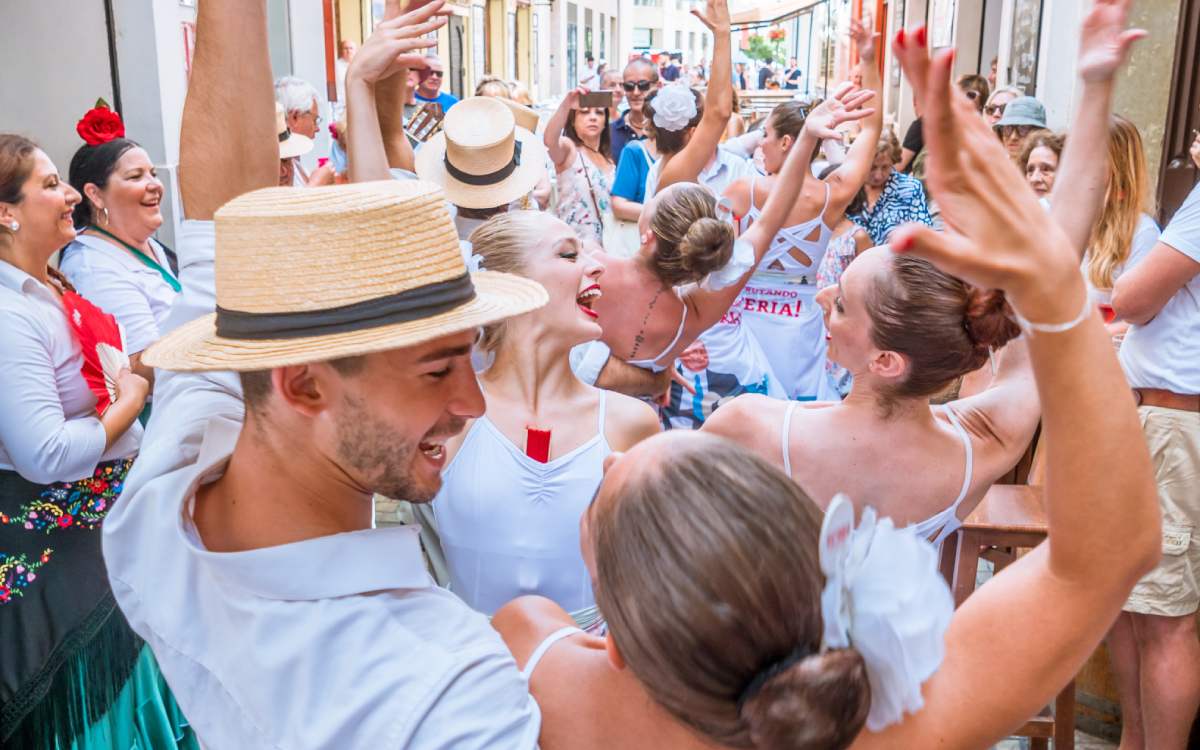 Los saludos originales son muy normales en Andalucía