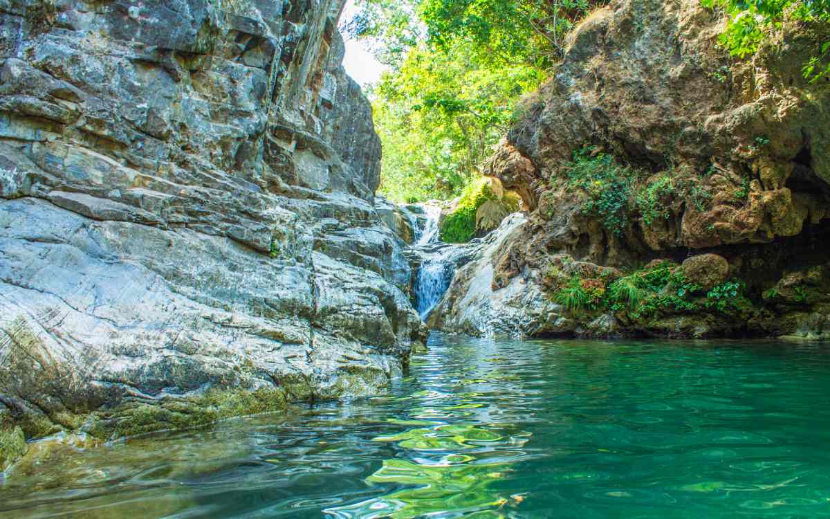 Cascada en la ruta del Barranco Blanco