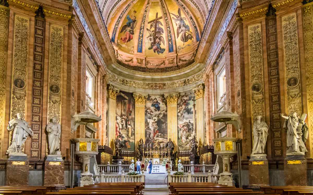 Interior de la iglesia