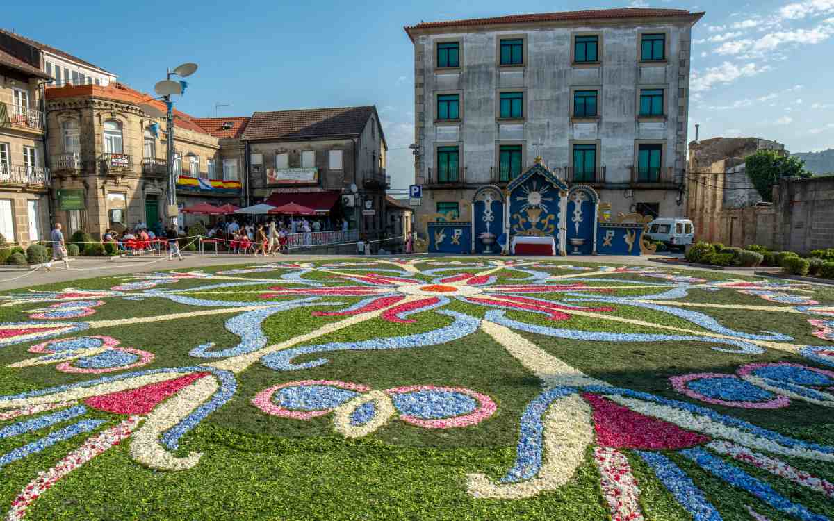 Ponteareas se viste de flores
