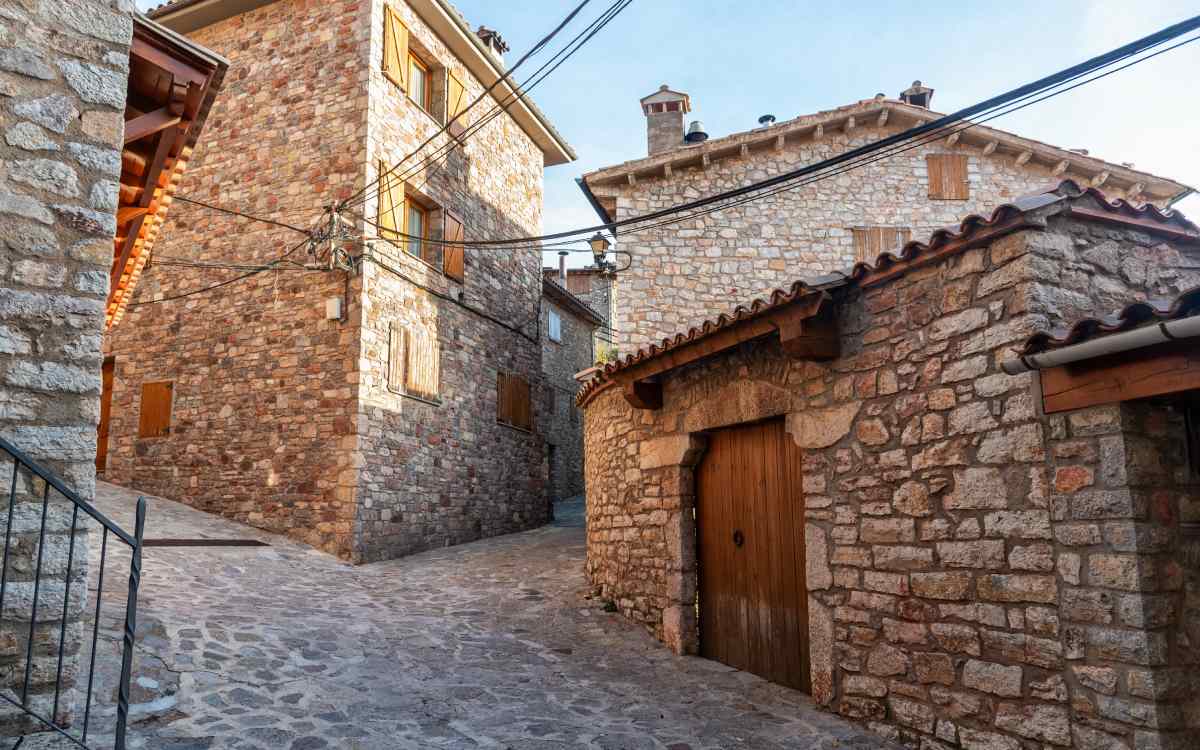 Una calle en Castellar de n'Hug