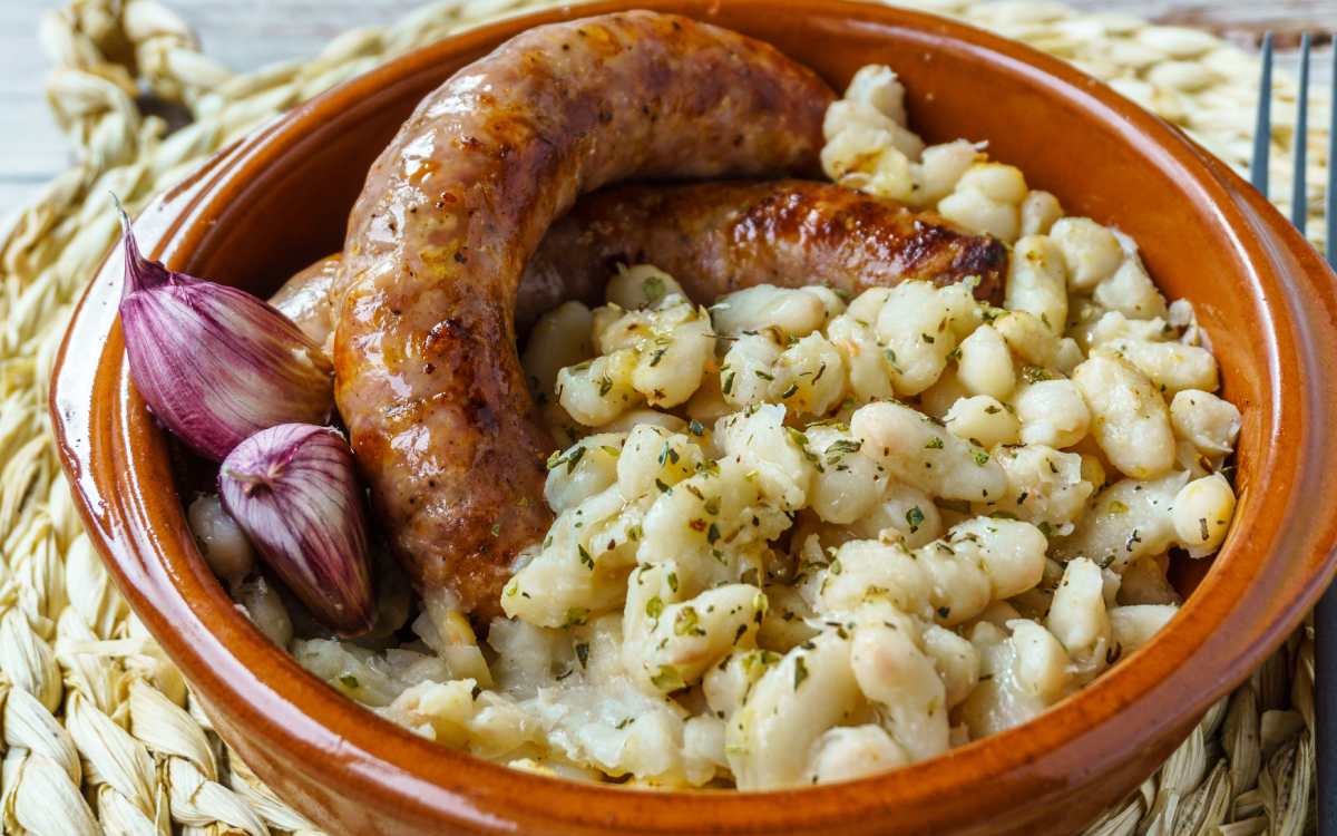 Butifarra con judías blancas