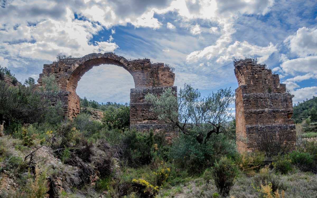 Restos del acueducto de Peña Cortada en Valencia