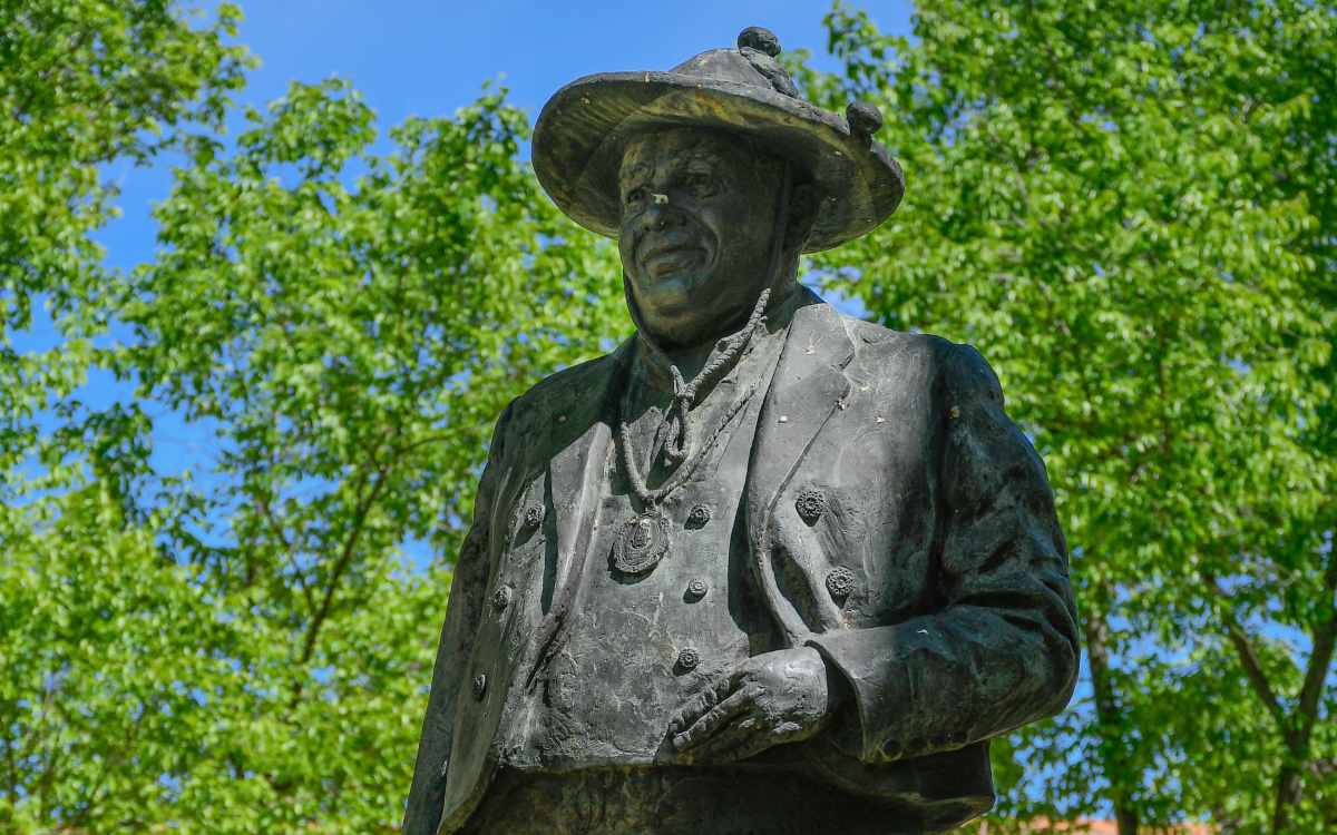 Estatua dedicada a la Pandorga en Ciudad Real